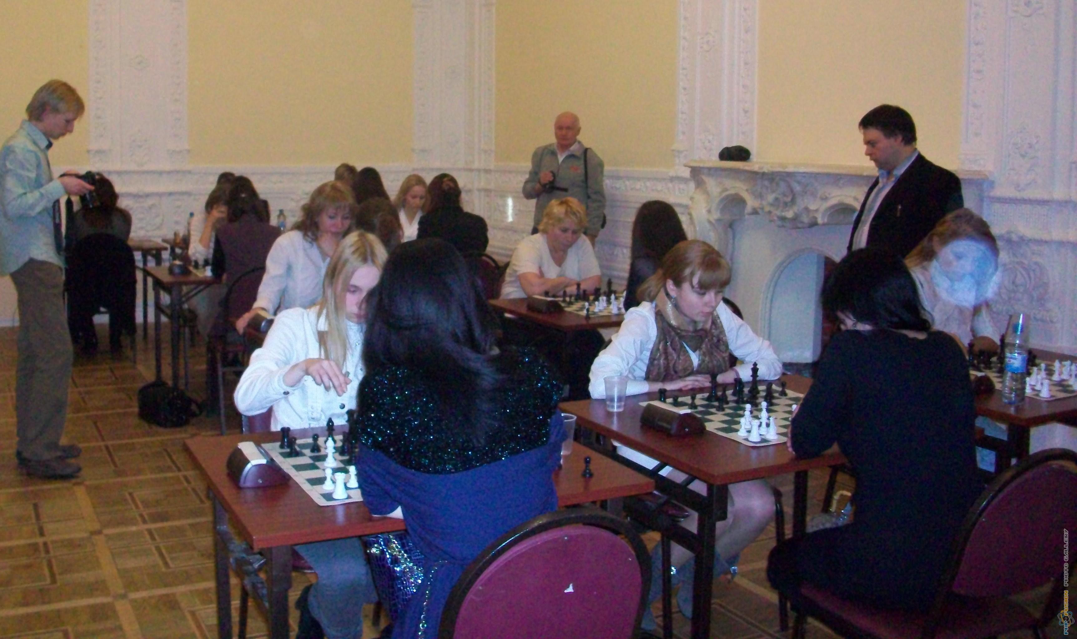 www.gladiators-chess.ru/images/photoalbum/album_19/100_0155_w2.jpg