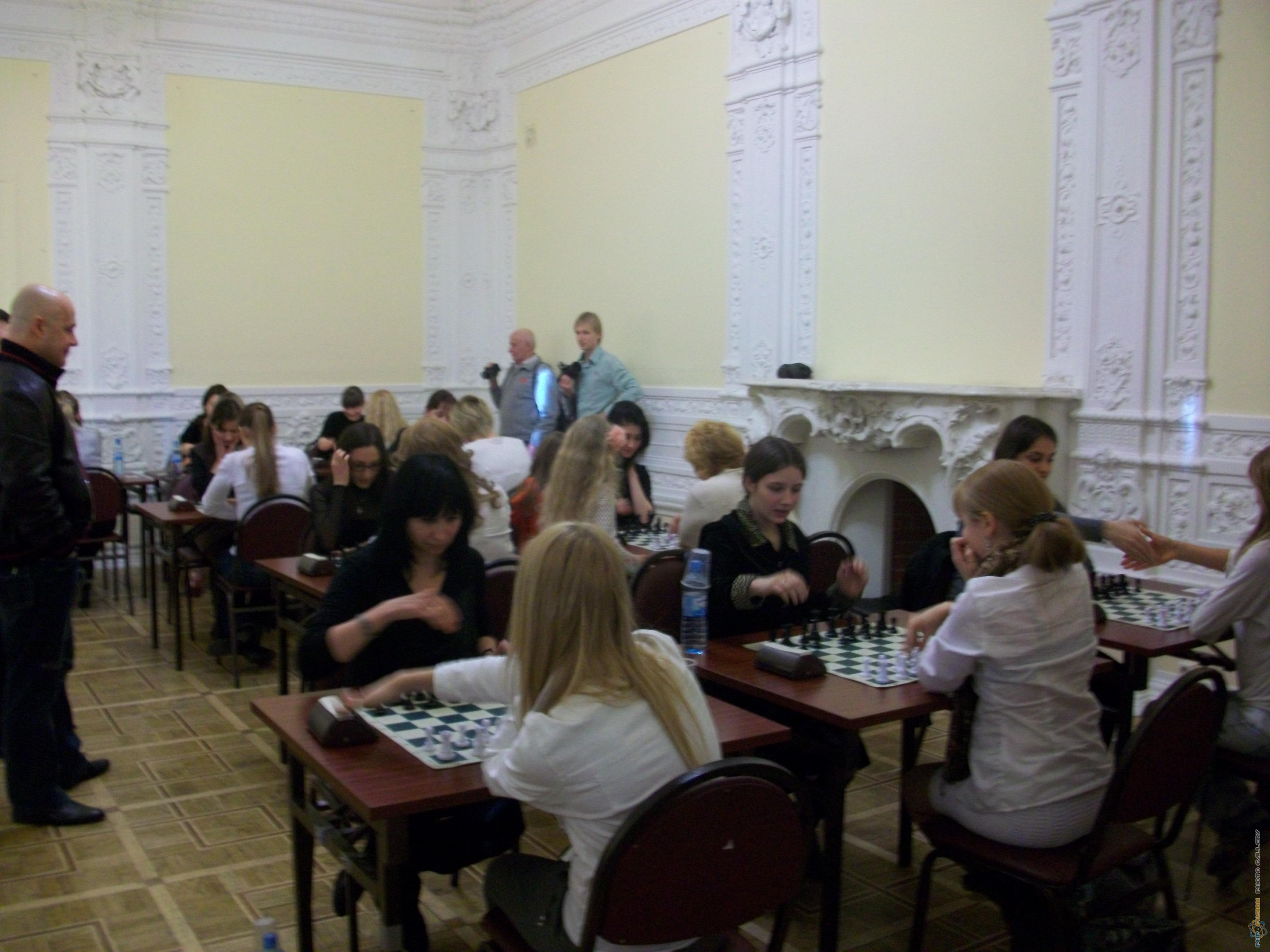 www.gladiators-chess.ru/images/photoalbum/album_19/100_0157_w2.jpg